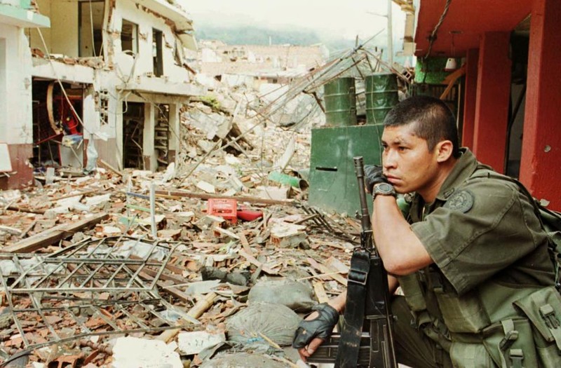 Giao tranh giua FARC va quan chinh phu Colombia qua anh-Hinh-11